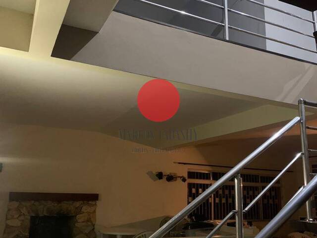 Casa para Venda em Santana de Parnaíba - 3