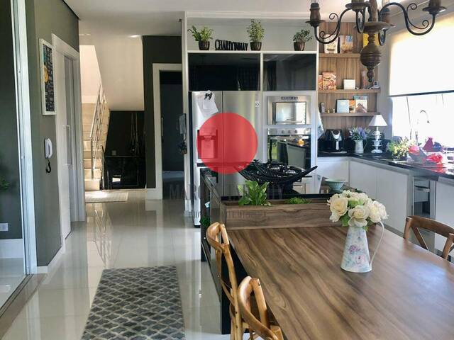 Casa para Venda em Santana de Parnaíba - 3