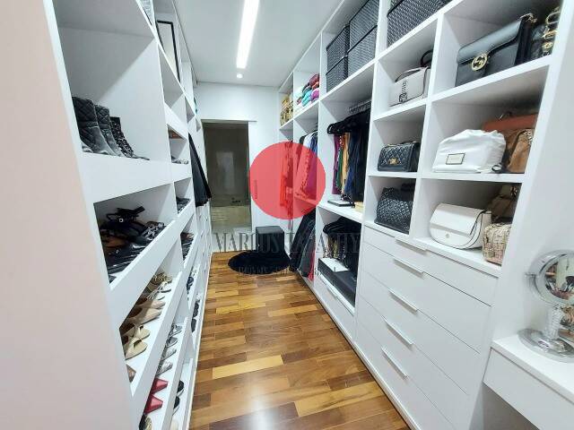 Casa para Venda em Santana de Parnaíba - 3