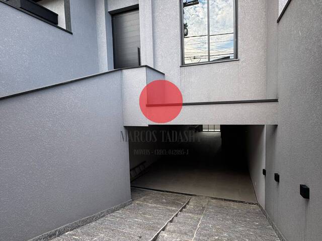 Venda em Jardim Tupanci - Barueri